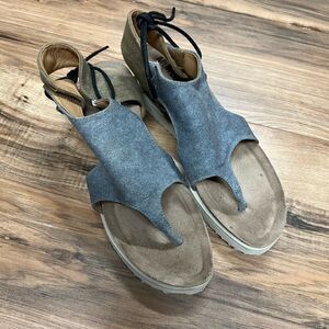Mukluk sandals 10